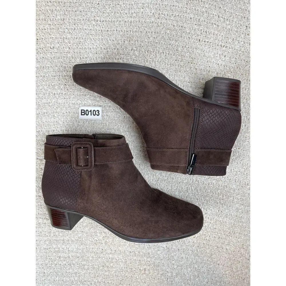 MUNRO Women's Callie Suede Ankle Booties 10M Brown Buckle Detail Stacked Heel